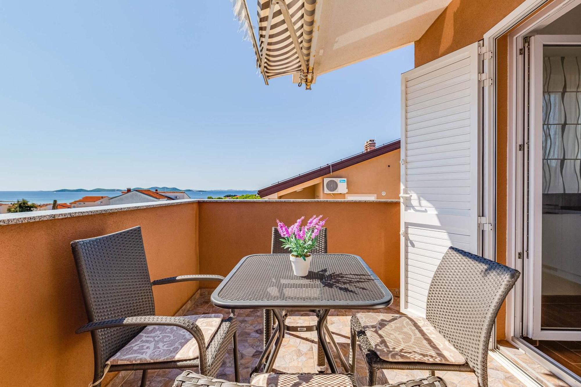 Apartmani Pocrnic Pakoštane Exterior foto