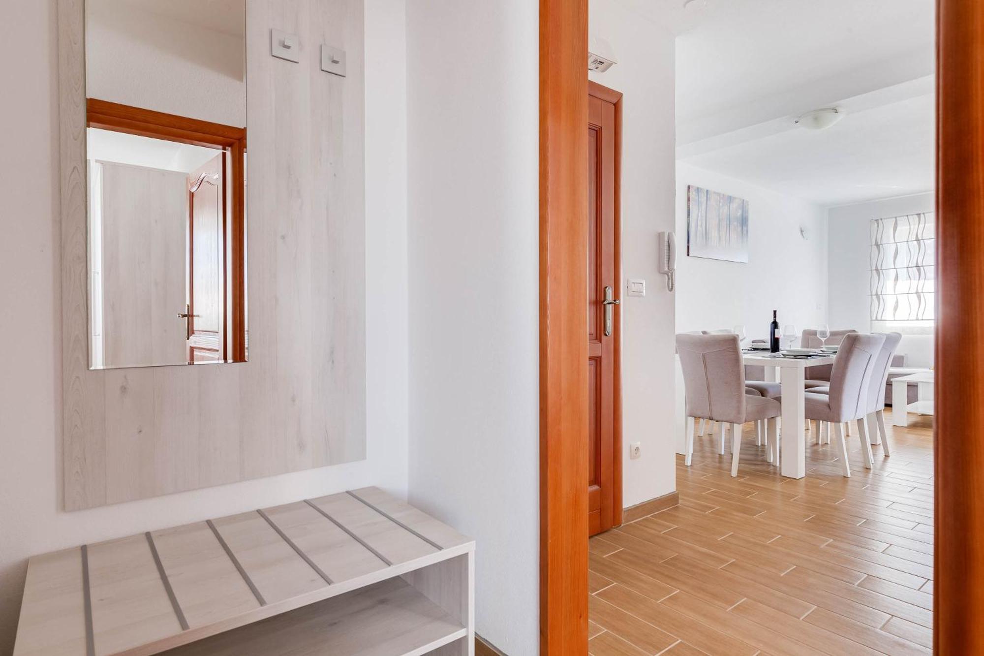 Apartmani Pocrnic Pakoštane Exterior foto