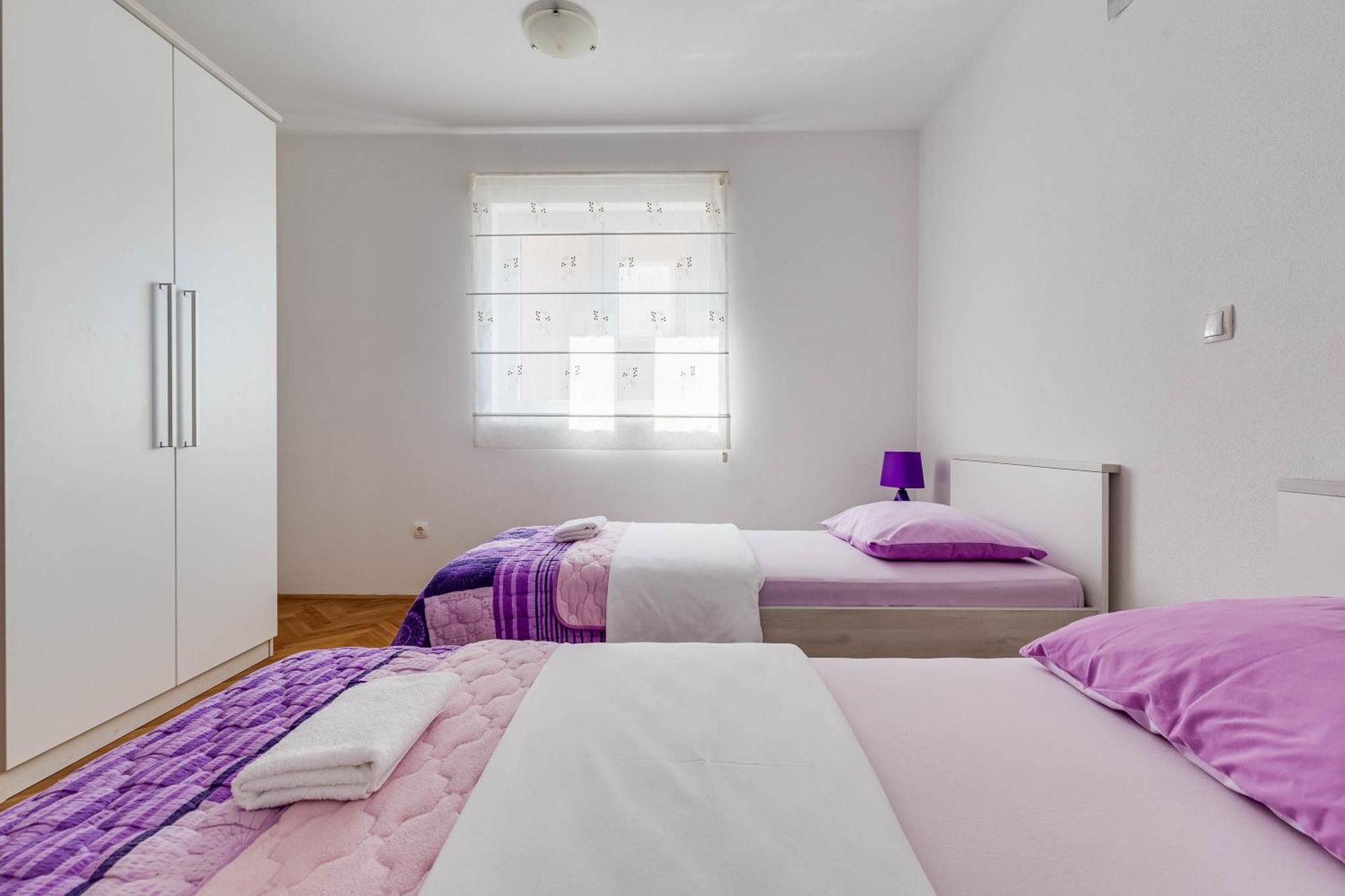 Apartmani Pocrnic Pakoštane Exterior foto