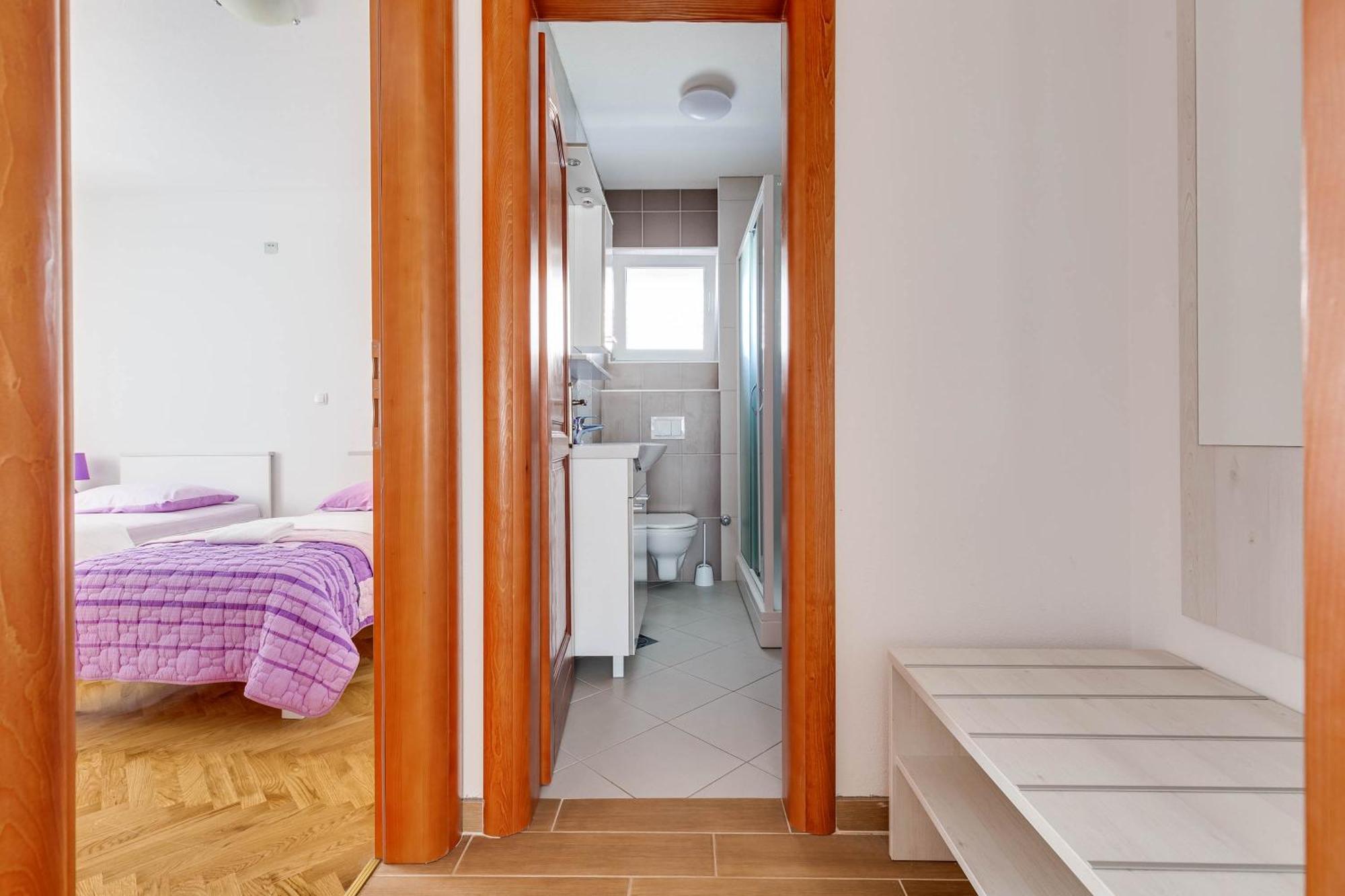 Apartmani Pocrnic Pakoštane Exterior foto