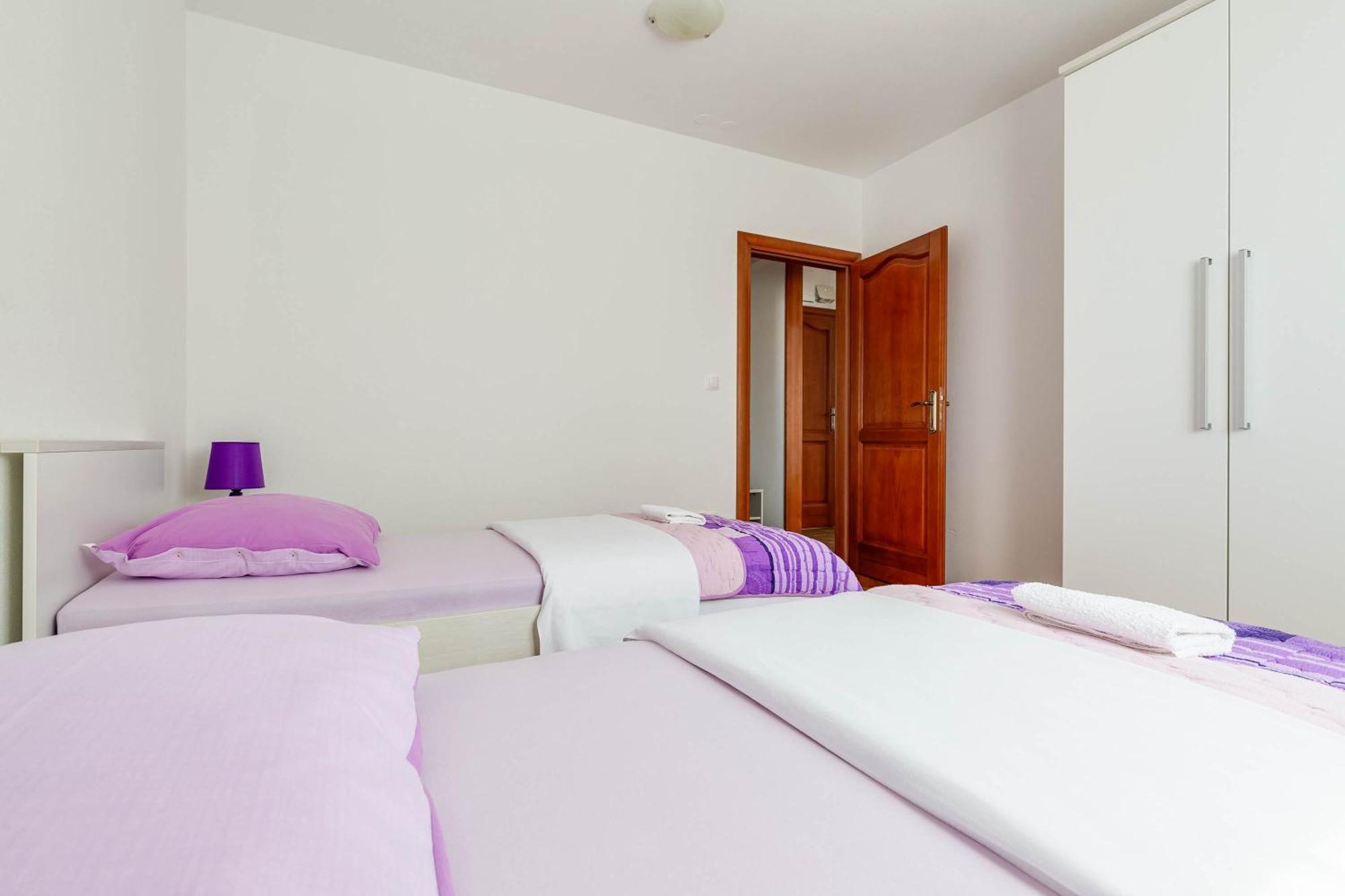 Apartmani Pocrnic Pakoštane Exterior foto